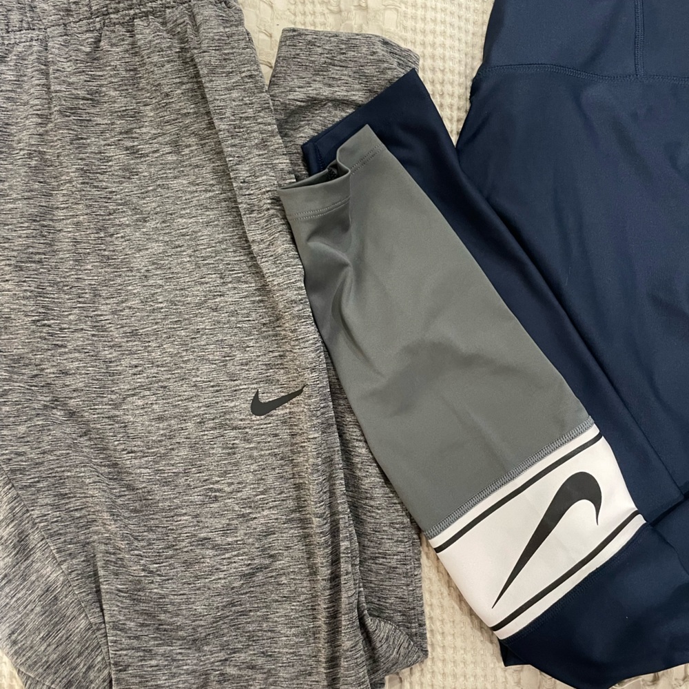Nike Yoga Sweats and Leggings set